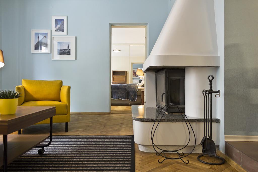 Tallinn City Apartments - Town Hall Square Стая снимка
